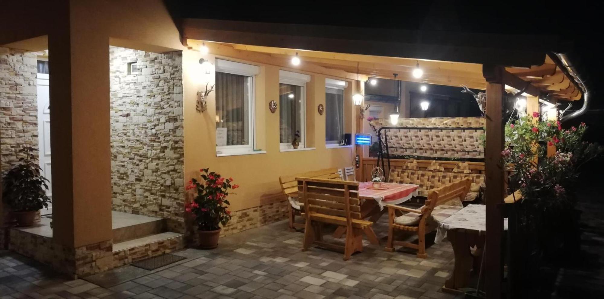 Vila Agica Vendeghaz Andornaktálya Exteriér fotografie